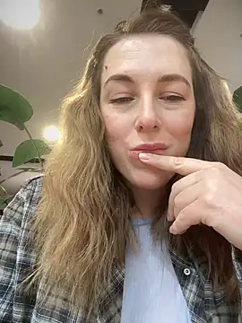 Snapshot of MommmyYummy chatting on 02-23-25, 12:16 MommmyYummy online show from 02-23-25, 12:16