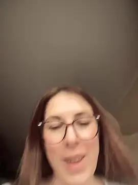 Snapshot of MommmyYummy chatting on 02-24-26, 10:49 MommmyYummy online show from 02-24-26, 10:49