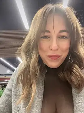 Snapshot of MommmyYummy chatting on 01-11-25, 12:50 MommmyYummy online show from 01-11-25, 12:50