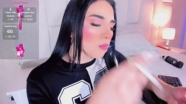 Snapshot of andrea_alvarz chatting on 02-09-26, 04:43 andrea alvarz online show from 02-09-26, 04:43