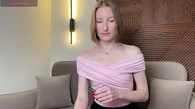 Snapshot of MonikaBos chatting on 02-28-26, 08:08 MonikaBos online show from 02-28-26, 08:08