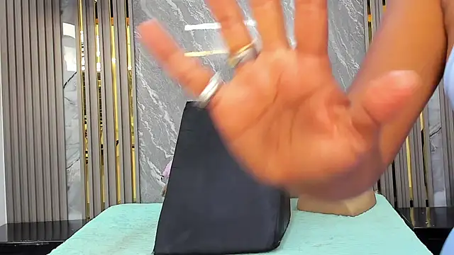 CiaraHarris online show from 11-05-25, 07:17