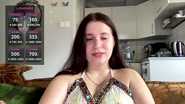 Snapshot of Teylor_Love chatting on 10-17-25, 12:18 Teylor Love online show from 10-17-25, 12:18