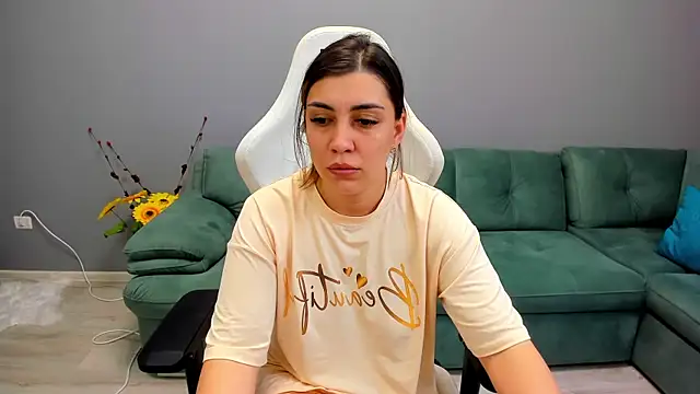 EveEvian online show from 06-18-26, 02:11