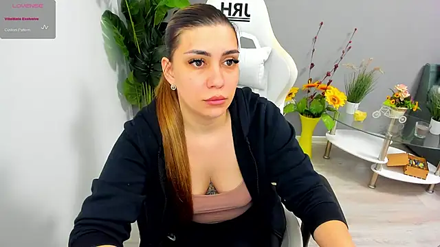 Snapshot of EveEvian chatting on 05-14-26, 07:11 EveEvian online show from 05-14-26, 07:11