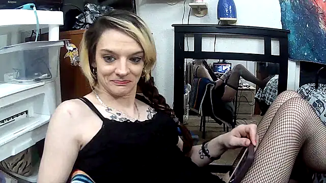 dangereyez0010 online show from 04-09-26, 02:35