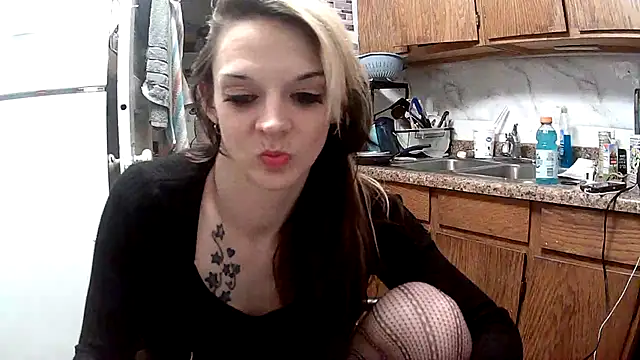 Snapshot of dangereyez0010 chatting on 03-02-26, 02:34 dangereyez0010 online show from 03-02-26, 02:34