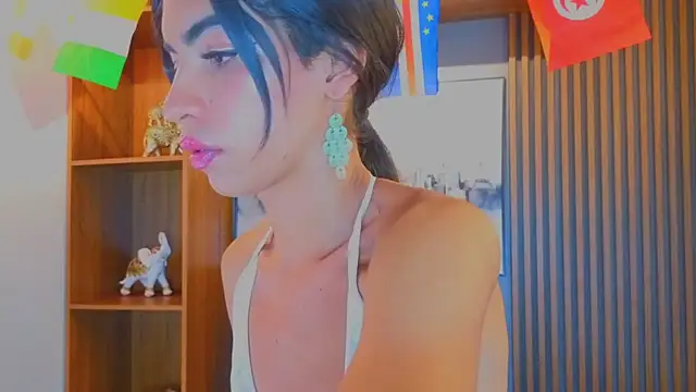 Alahia Rodriguez online show from 07-16-26, 07:33
