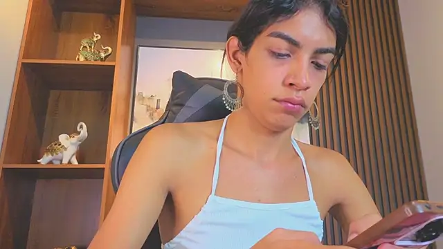 Alahia Rodriguez online show from 07-22-26, 02:41