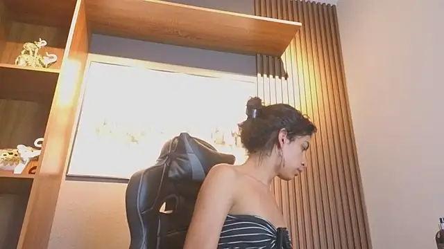 Alahia Rodriguez online show from 04-27-26, 08:07