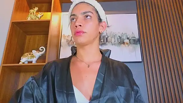 Alahia Rodriguez online show from 05-21-26, 08:06