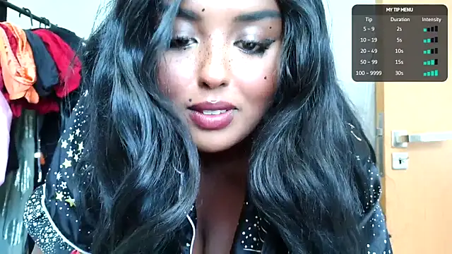 Snapshot of SiminFox chatting on 05-27-26, 12:23 SiminFox online show from 05-27-26, 12:23