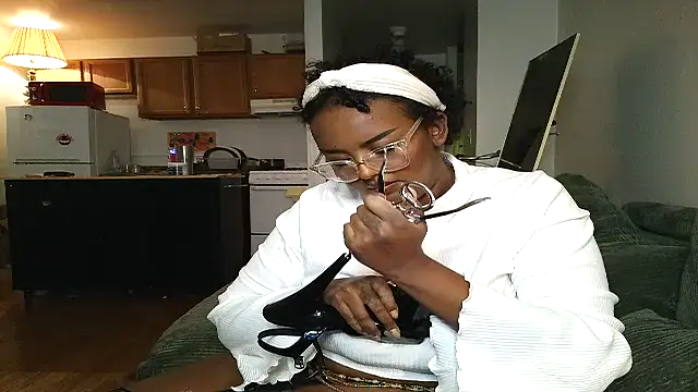 SiminFox online show from 11-27-25, 04:02