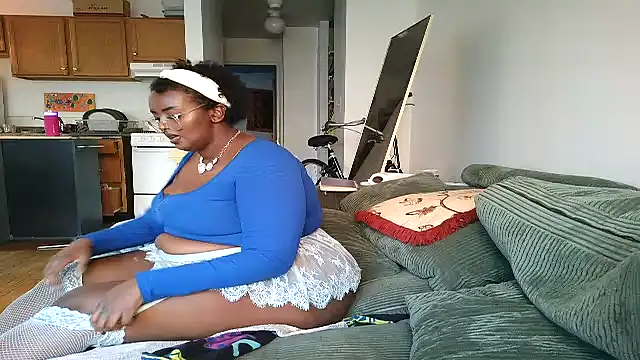 SiminFox online show from 11-28-25, 02:17