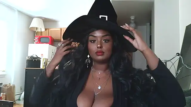 SiminFox online show from 10-29-25, 05:56