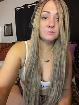 Snapshot of MimiLiciax chatting on 05-26-26, 06:39 MimiLiciax online show from 05-26-26, 06:39