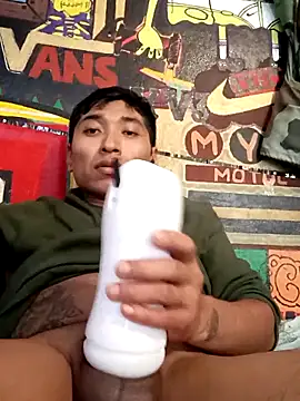 Snapshot of Tonyada18 chatting on 02-17-26, 02:58 Tonyada18 online show from 02-17-26, 02:58