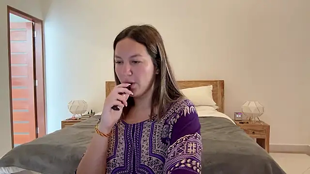 Snapshot of Nelly_Fischer chatting on 09-23-25, 02:40 Nelly Fischer online show from 09-23-25, 02:40