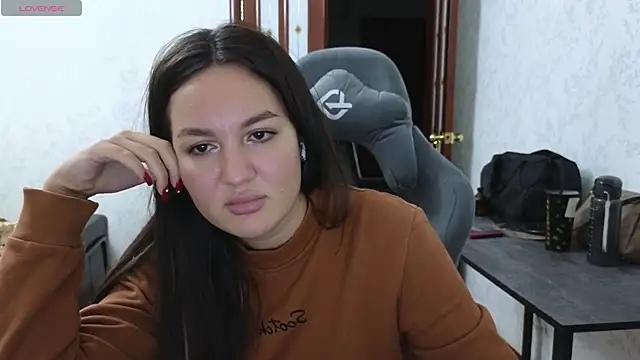 Snapshot of Nelly_Fischer chatting on 02-26-25, 04:16 Nelly Fischer online show from 02-26-25, 04:16