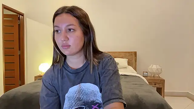 Snapshot of Nelly_Fischer chatting on 09-15-25, 03:34 Nelly Fischer online show from 09-15-25, 03:34