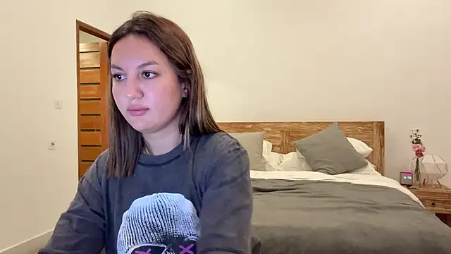 Snapshot of Nelly_Fischer chatting on 09-30-25, 02:12 Nelly Fischer online show from 09-30-25, 02:12