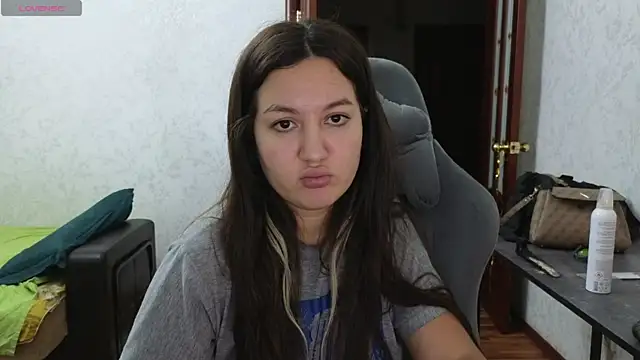 Snapshot of Nelly_Fischer chatting on 03-11-25, 06:08 Nelly Fischer online show from 03-11-25, 06:08