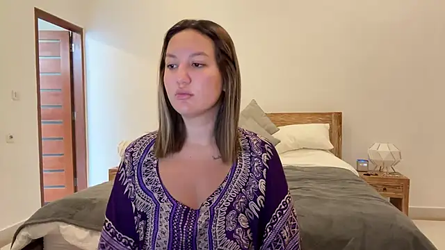 Snapshot of Nelly_Fischer chatting on 09-24-25, 01:13 Nelly Fischer online show from 09-24-25, 01:13