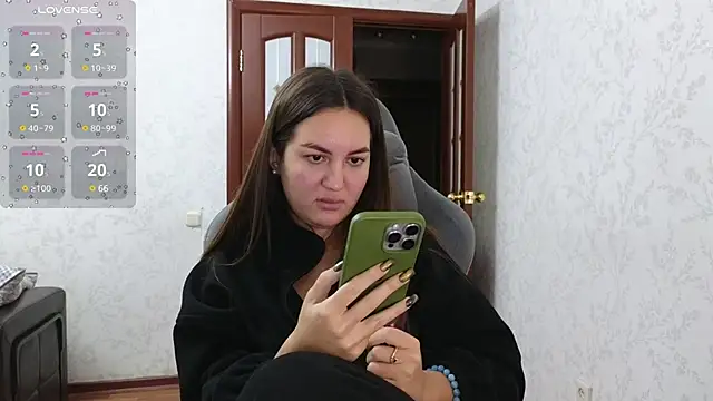 Snapshot of Nelly_Fischer chatting on 01-12-25, 04:40 Nelly Fischer online show from 01-12-25, 04:40