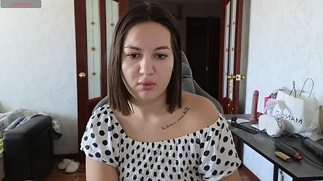 Snapshot of Nelly_Fischer chatting on 03-23-25, 06:37 Nelly Fischer online show from 03-23-25, 06:37