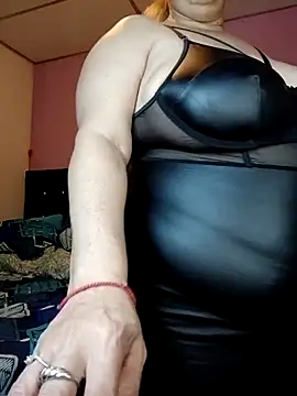 Snapshot of EllisW8 chatting on 04-13-26, 11:25 EllisW8 online show from 04-13-26, 11:25