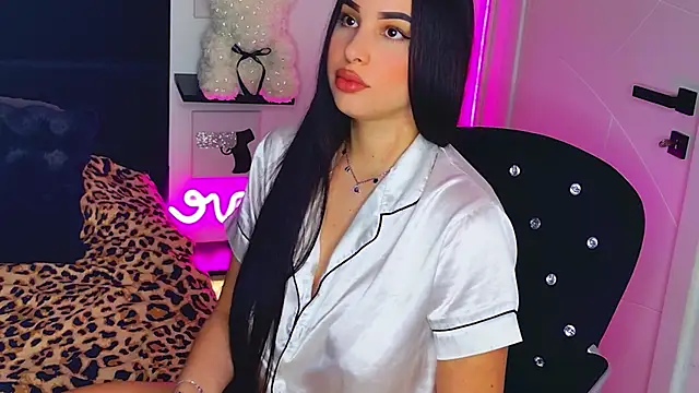 MissAmeliaa online show from 04-17-26, 04:21