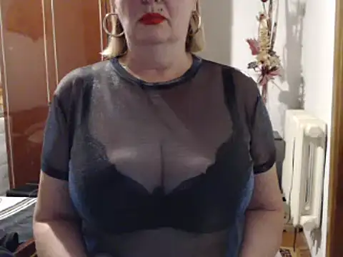 Secretfox online show from 10-18-25, 04:36