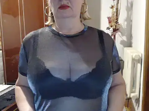 Secretfox online show from 10-14-25, 04:35