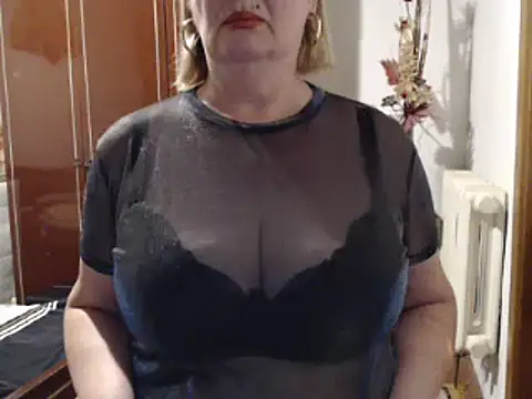 Secretfox online show from 10-17-25, 04:27