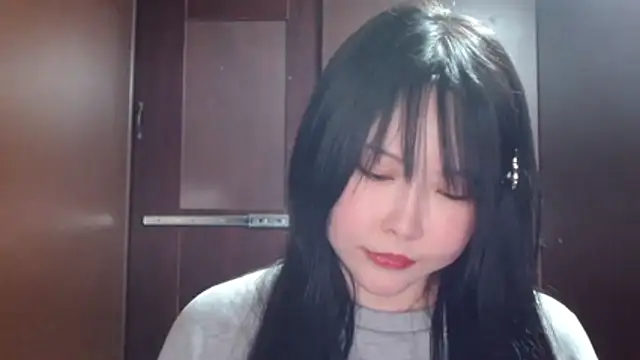 Snapshot of NATINATU252525 chatting on 04-19-26, 01:12 NATINATU252525 online show from 04-19-26, 01:12