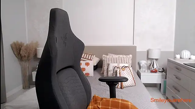 Smileyouarehere online show from 09-30-25, 01:55