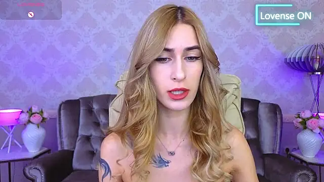 Snapshot of Sexy_Lava chatting on 10-13-25, 06:26 Sexy Lava online show from 10-13-25, 06:26