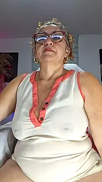 evelin hott online show from 12-17-25, 03:00