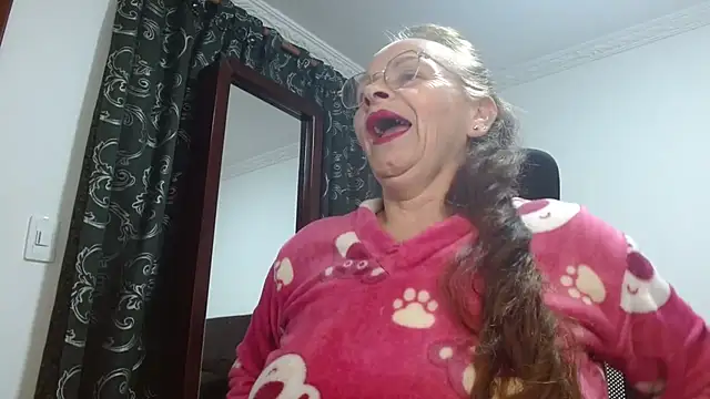 Snapshot of asleycavta chatting on 10-15-25, 01:59 asleycavta online show from 10-15-25, 01:59