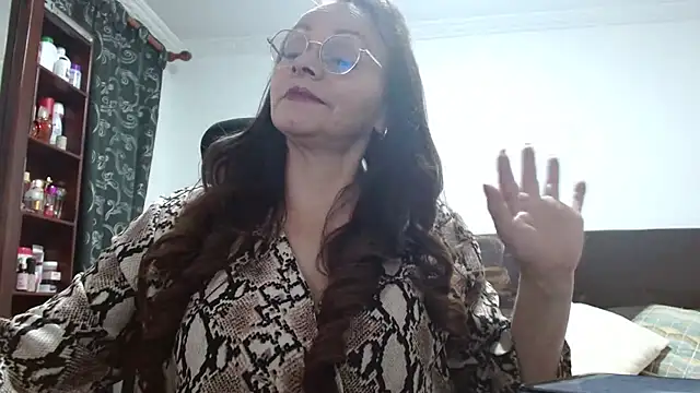 Snapshot of asleycavta chatting on 10-25-25, 10:32 asleycavta online show from 10-25-25, 10:32