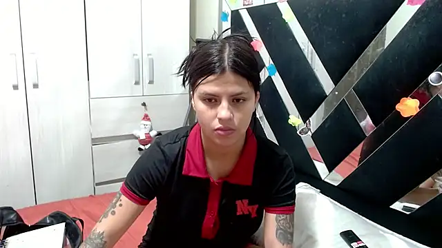 Snapshot of katery_wok11 chatting on 05-15-26, 01:47 katery wok11 online show from 05-15-26, 01:47