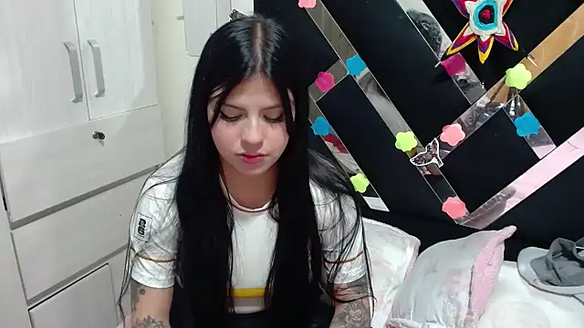 Snapshot of katery_wok11 chatting on 09-10-25, 01:48 katery wok11 online show from 09-10-25, 01:48