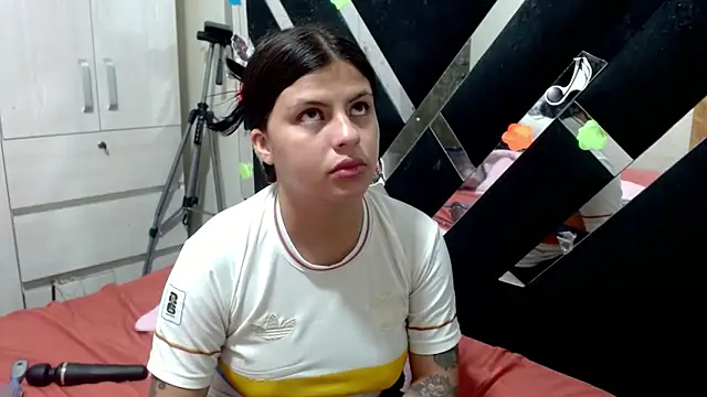 Snapshot of katery_wok11 chatting on 06-01-26, 01:06 katery wok11 online show from 06-01-26, 01:06