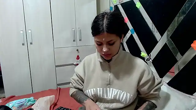 Snapshot of katery_wok11 chatting on 04-27-26, 10:41 katery wok11 online show from 04-27-26, 10:41