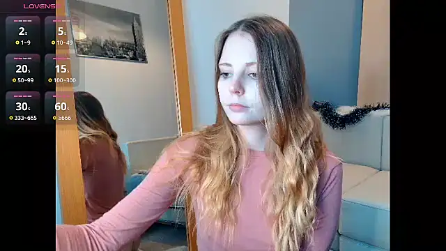 Snapshot of Frosty_Princess chatting on 12-05-25, 02:04 Frosty Princess online show from 12-05-25, 02:04