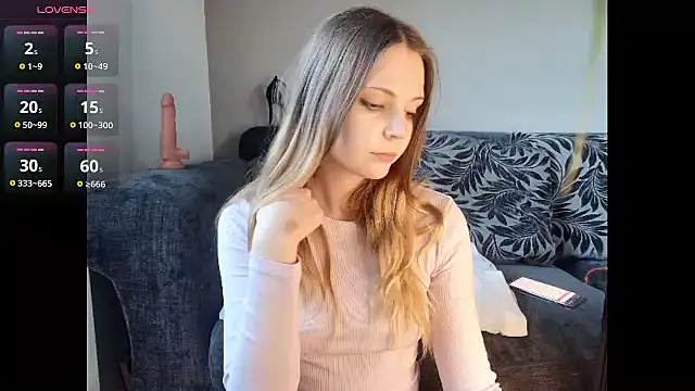 Snapshot of Frosty_Princess chatting on 12-02-25, 02:19 Frosty Princess online show from 12-02-25, 02:19