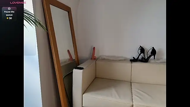 Frosty Princess online show from 02-27-25, 02:10