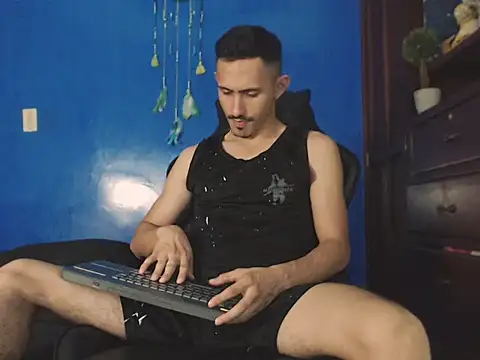 HomeAloneK online show from 11-02-25, 07:52