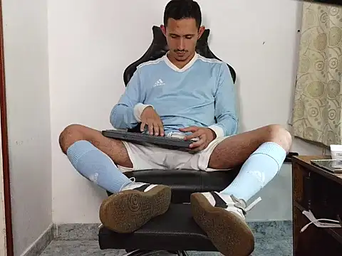 HomeAloneK online show from 12-15-25, 07:31