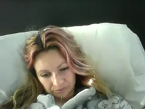 Snapshot of Paulita_x3 chatting on 02-26-25, 01:54 Paulita x3 online show from 02-26-25, 01:54